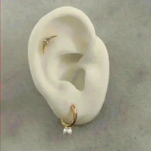 Gold Huggie Hoop Pearl Earrings Brand New - Picture 1 of 6